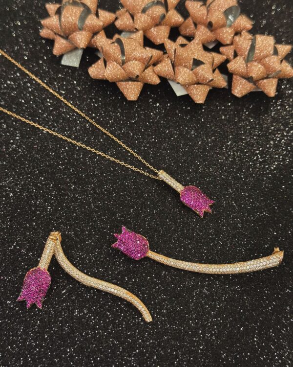 Elegant Tulip Blossom Jewelry Set